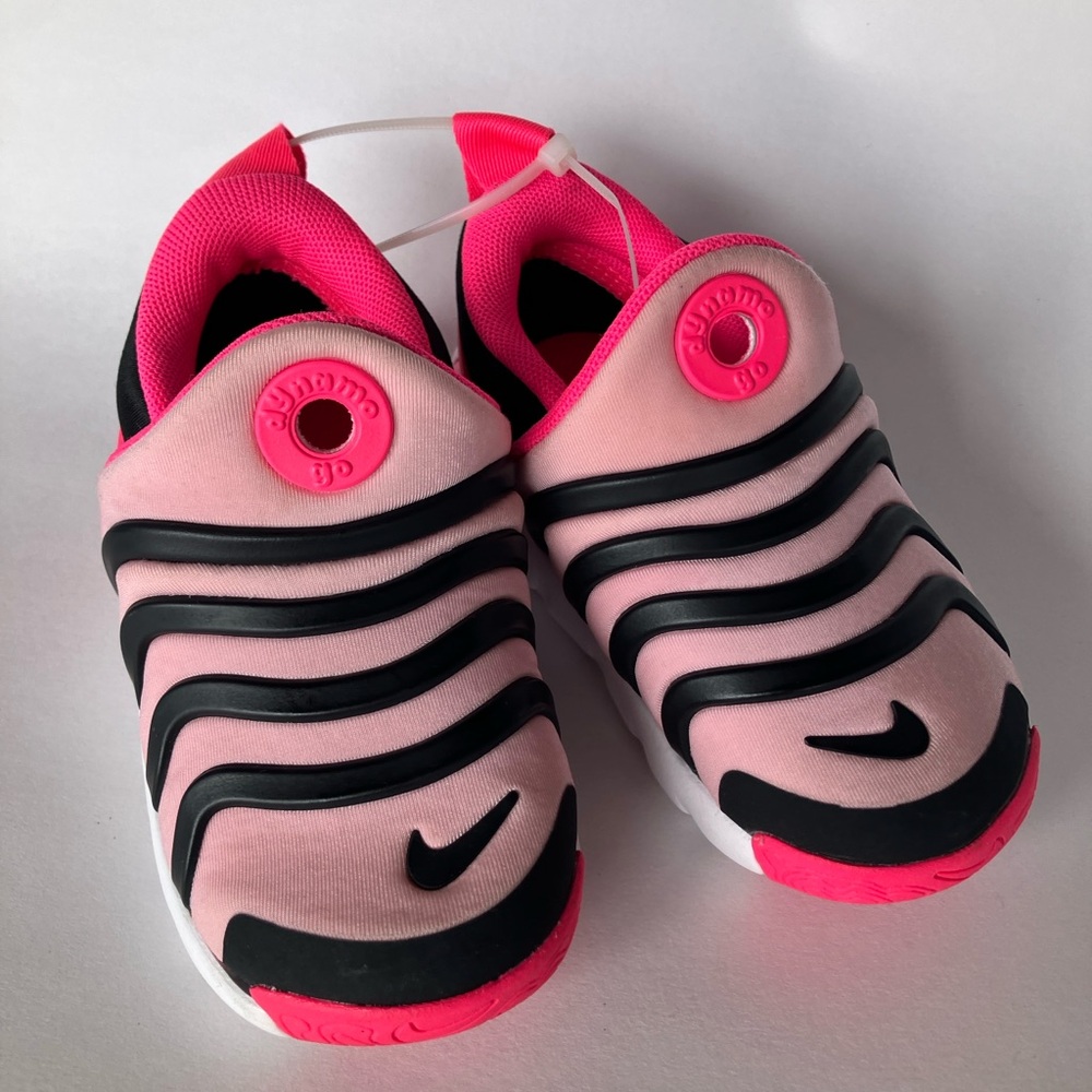 Nike (dynamo go) Pink and Black Kids Sneakers